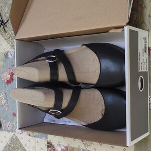 Women's Black Leather Dansko Slingback Shoes